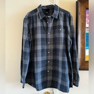 Men’s XL North Face cotton shirt